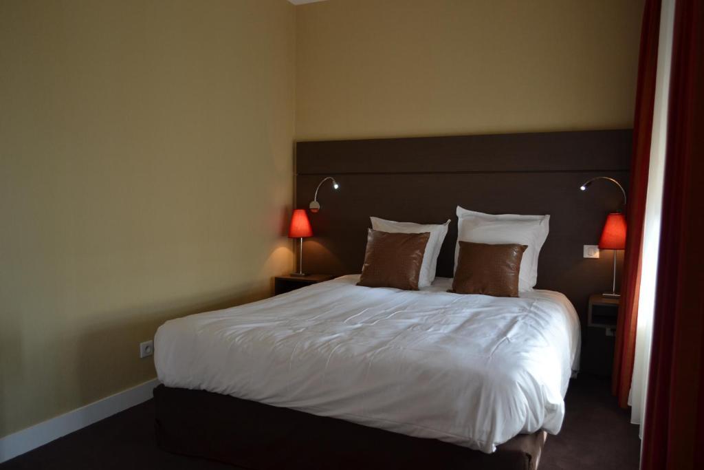 Hotel Le Saint-Jacques Cloyes-sur-le-Loir Pokoj fotografie